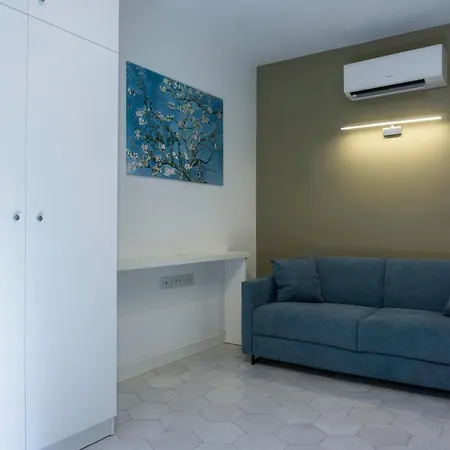 Alley Studio Flat *